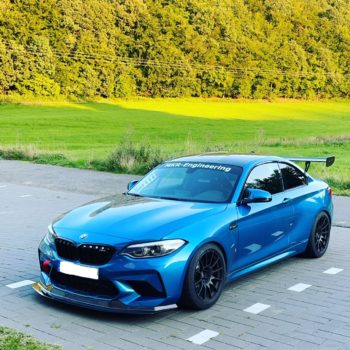 BMW F22 M2 mit Carbon Heckspoiler und Frontlippe in Außenansicht
