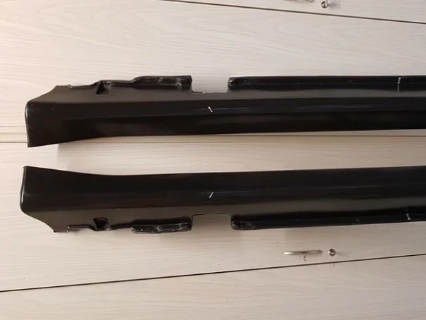 BMW E30 M3 Seitenschweller aus Carbon – Außenansicht der linken und rechten Schweller