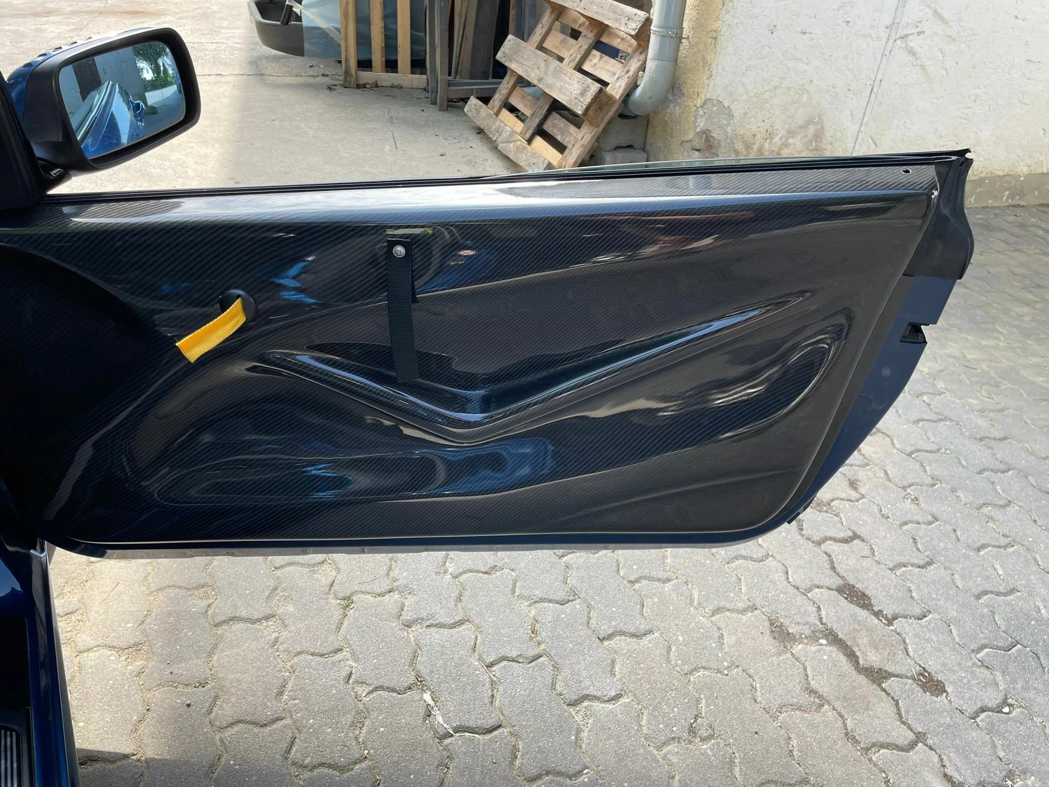 Carbon Türverkleidung BMW E46 M3 CSL Coupé – Sichtcarbon Oberfläche, Fahrerseite montiert
