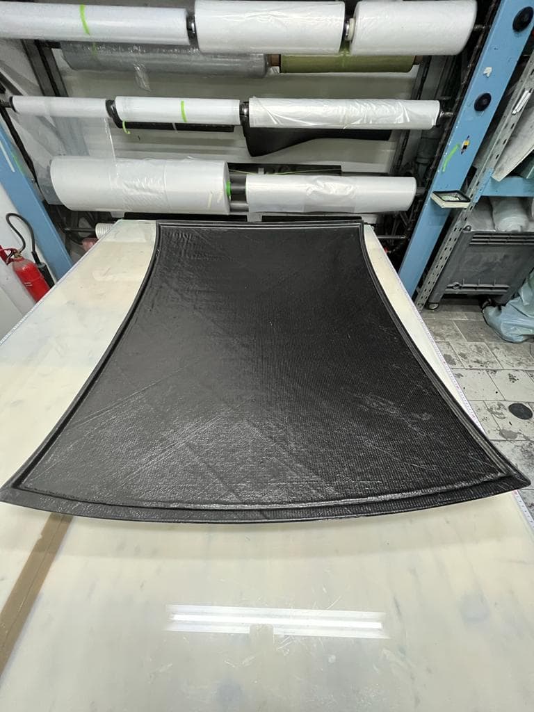 Innenseite Carbon Dach BMW E46 – Struktur und Verstärkungen sichtbar