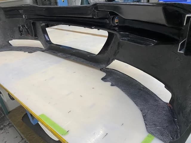 Innere Struktur Carbon Frontstoßstange BMW E46 M3 CSL, Luftöffnungen