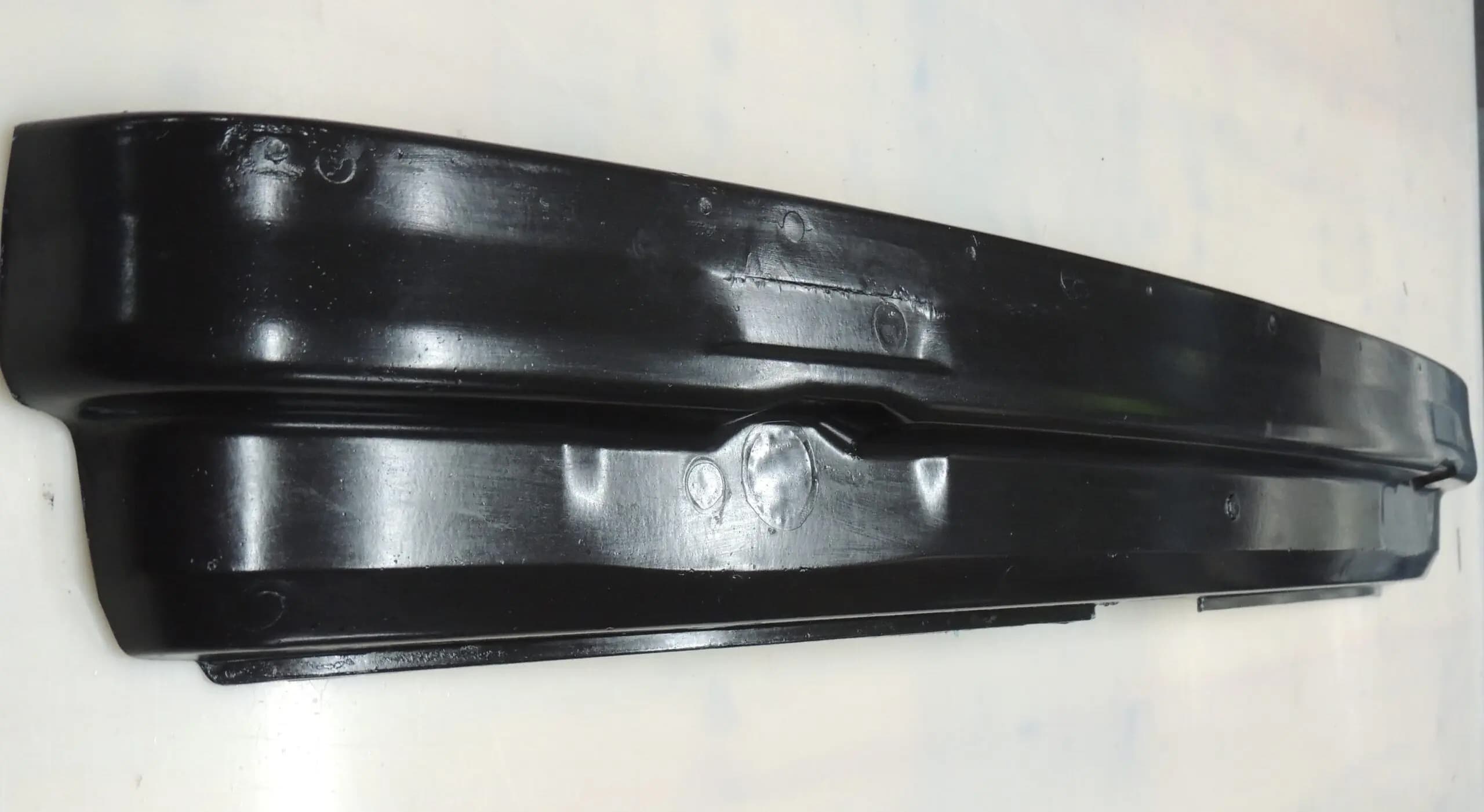 Heckstoßstangenträger BMW E36, Ansicht von oben mit Befestigungsdetails