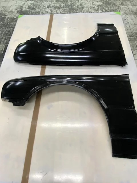 Carbon-Kotflügel für BMW E30 Cabrio, Außenansicht mit glatter Oberfläche