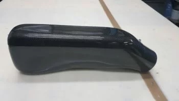Carbon Airbox universal, schräge Seitenansicht mit sichtbarer Carbonstruktur
