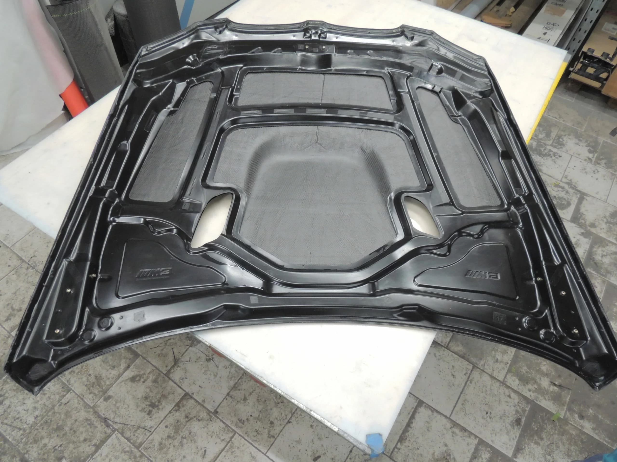 Carbon Motorhaube BMW E92 M3 – Innenseite mit Verstrebungen und Gewichtsoptimierung