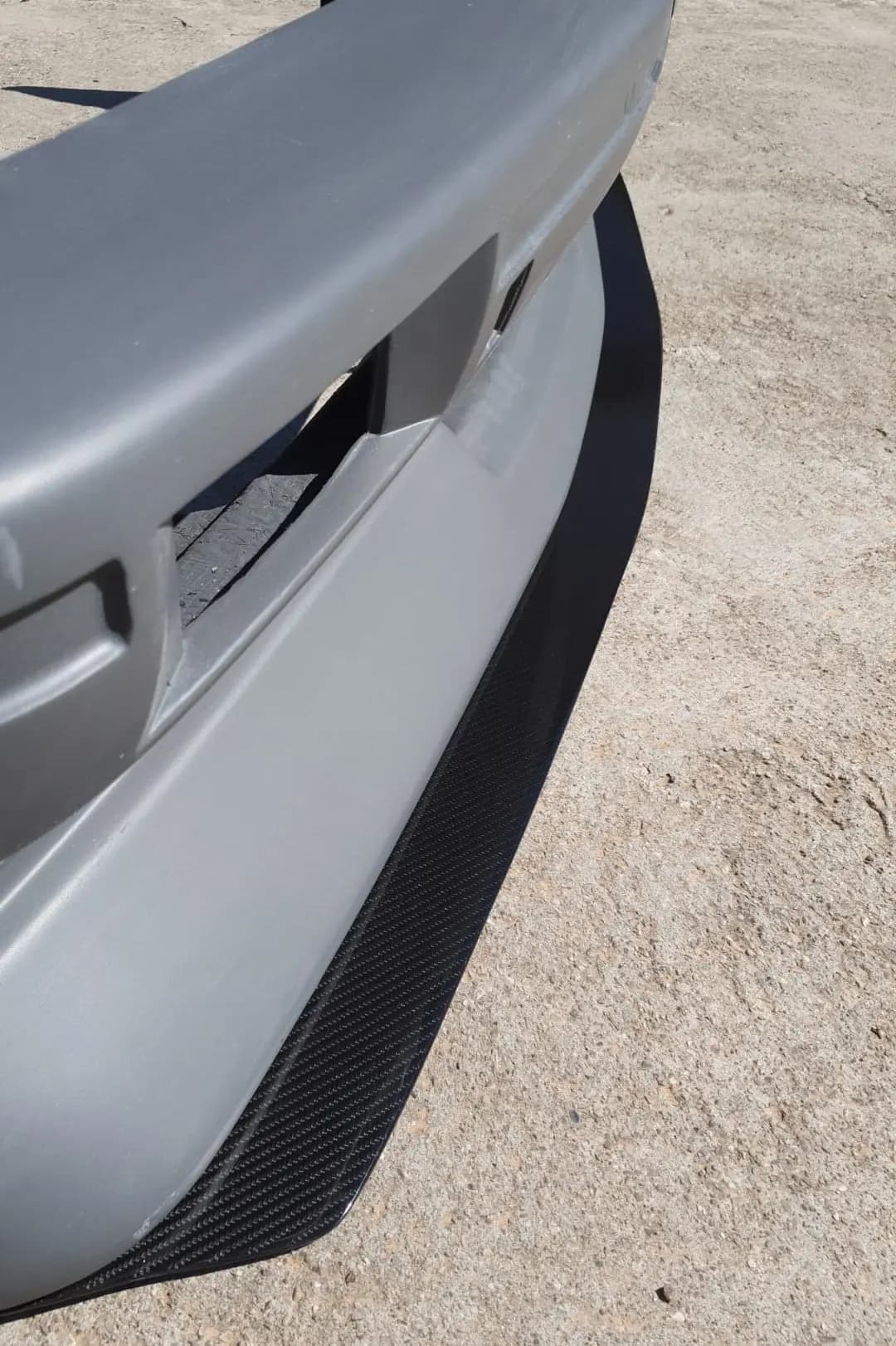 Frontansatz Cecotto BMW E30 M3 – Carbon Lippe, Detail an der Ecke