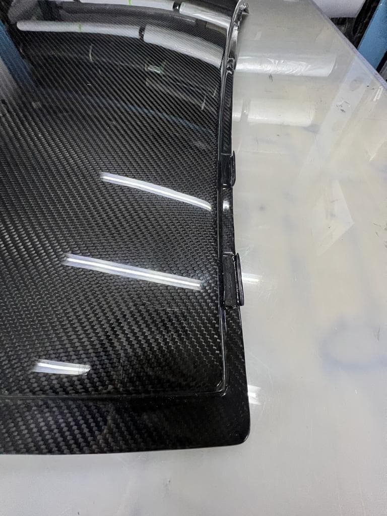 Detailansicht Carbon Dach BMW E46 – Kanten und Passform