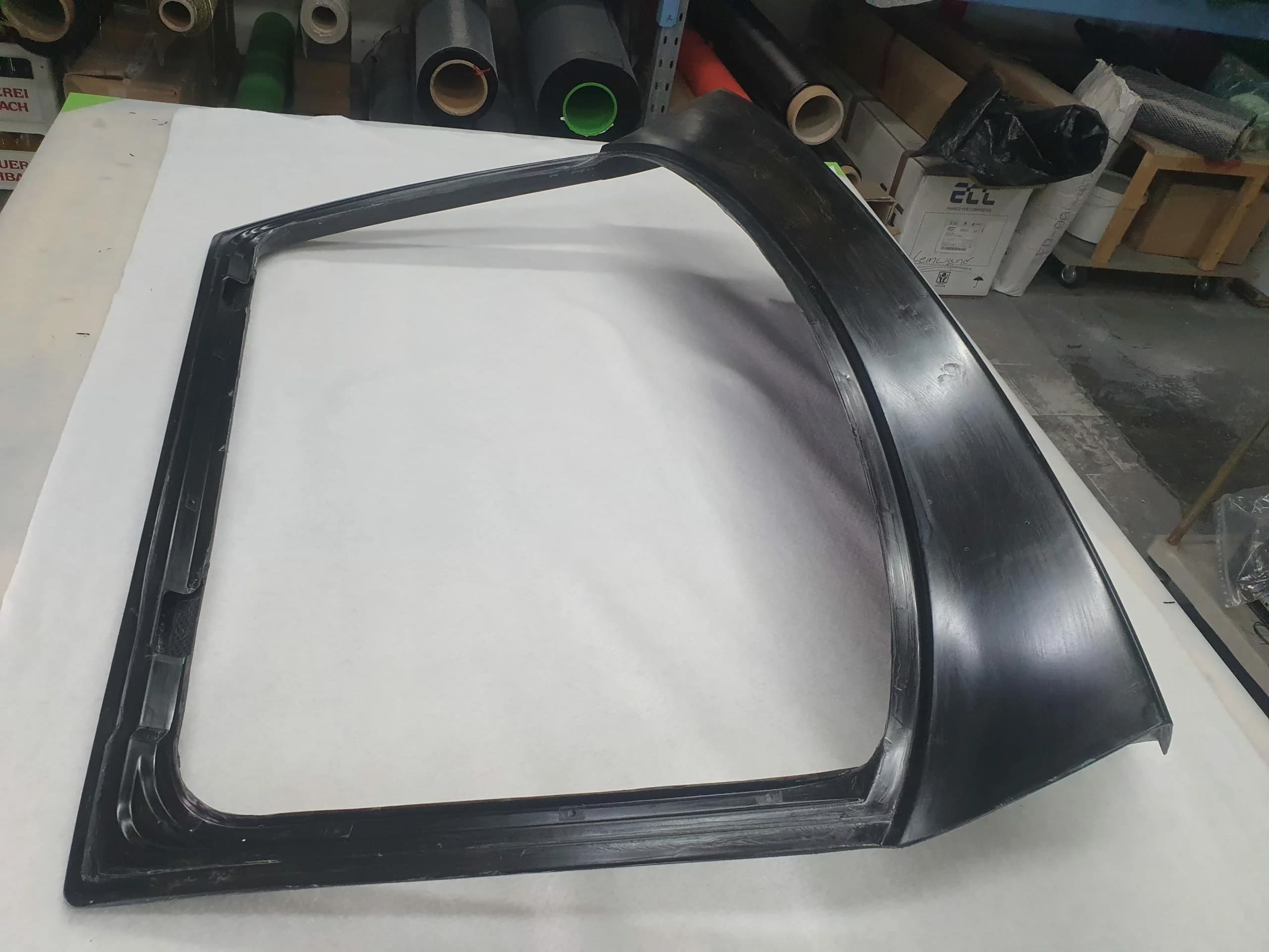 Carbon Heckklappe BMW E36 Compact, Detailansicht der umlaufenden Kanten