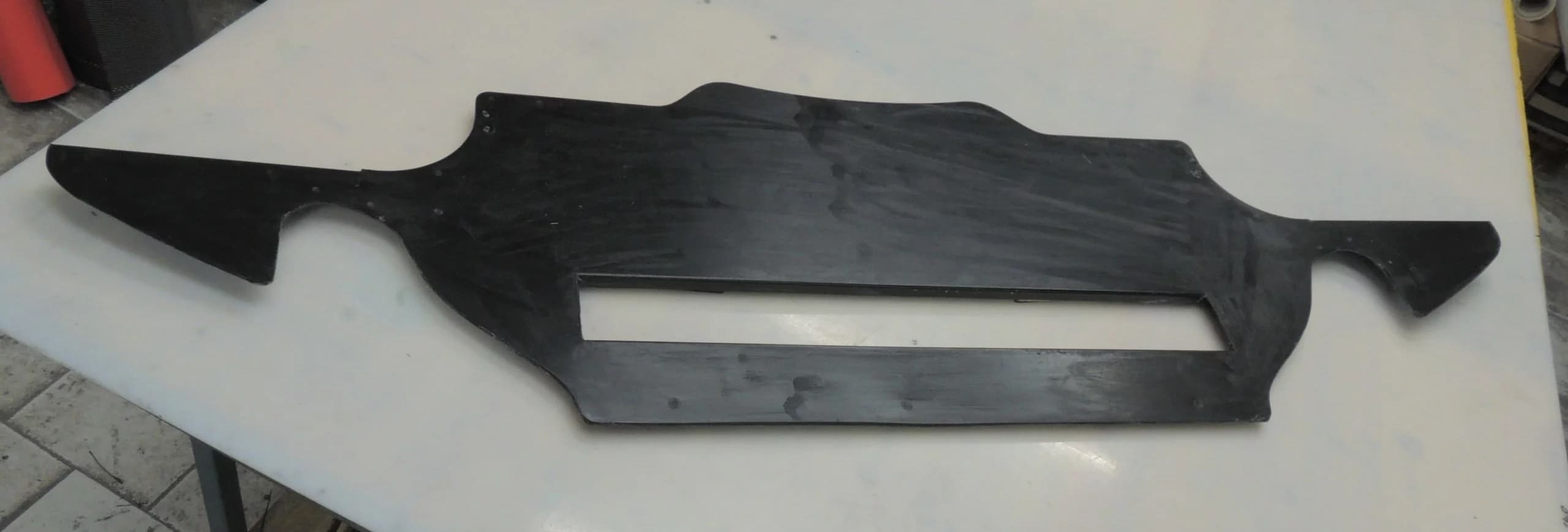Carbon Unterbodenplatte Luftleitführung – Außenseite, aerodynamisches Bauteil für BMW E92 M3