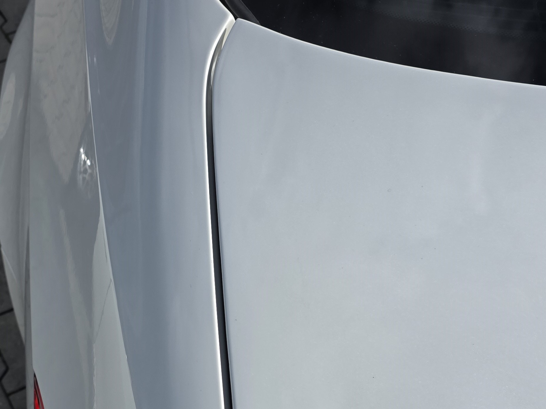 Carbon Heckklappe passend für BMW E92 Coupé inkl. M3 CSL / LCI-linke-seite-oben-detail
