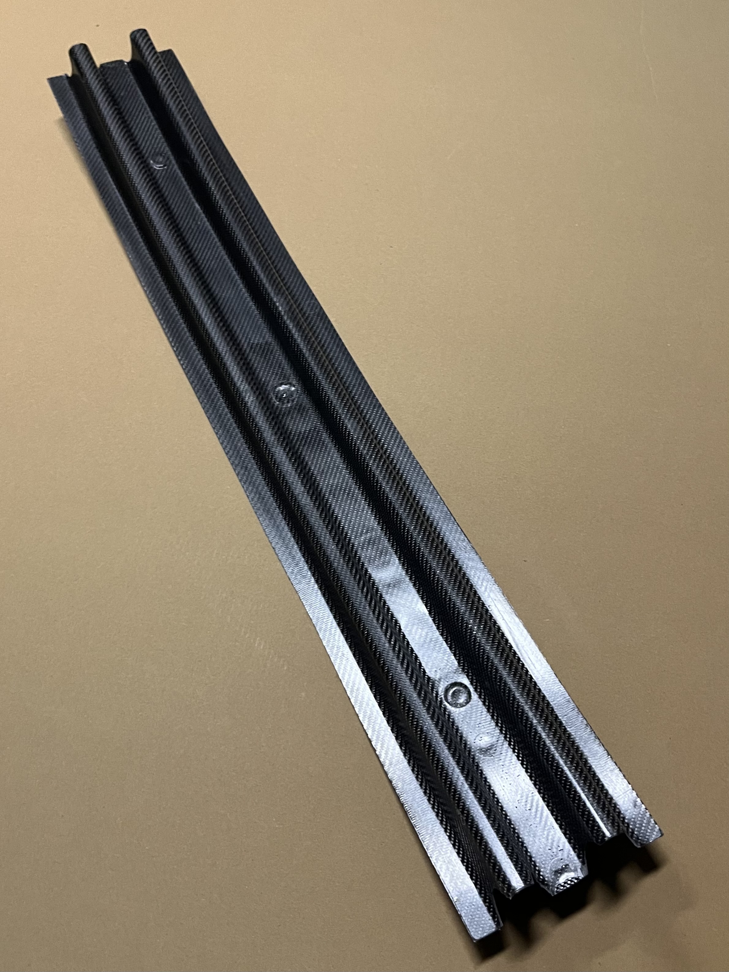 Carbon Dachspriegel für BMW E90 – Leichtbau Ersatzteil