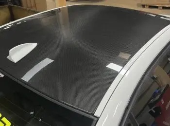 BMW E90 Carbon Dach schräg von oben, gleichmäßiges Carbongewebe