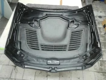 Unterseite Carbon Motorhaube BMW E90 M3 mit Verstärkungsstruktur