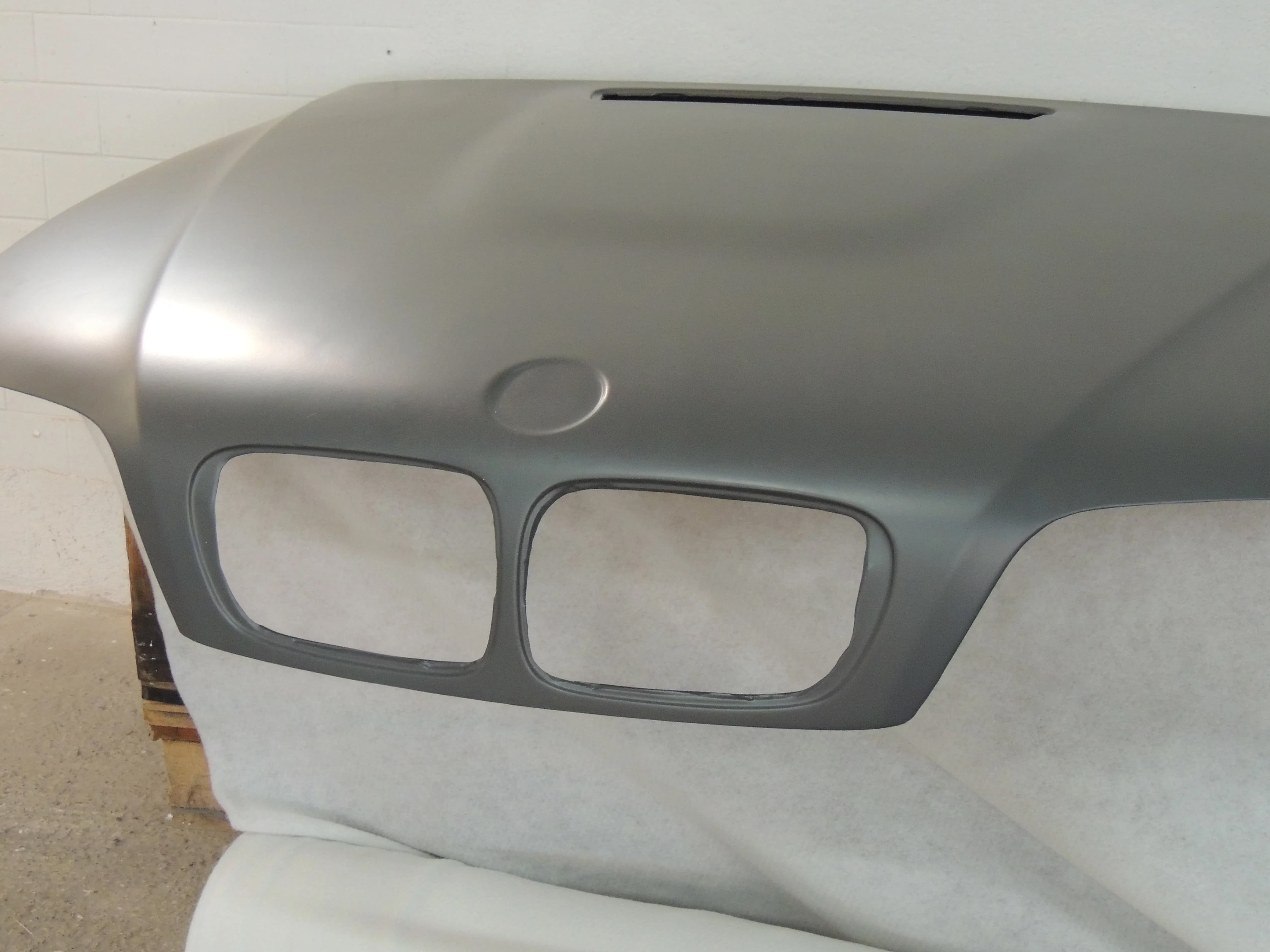 Detailansicht BMW E46 Motorhaube Frontbereich mit Nierenausschnitt