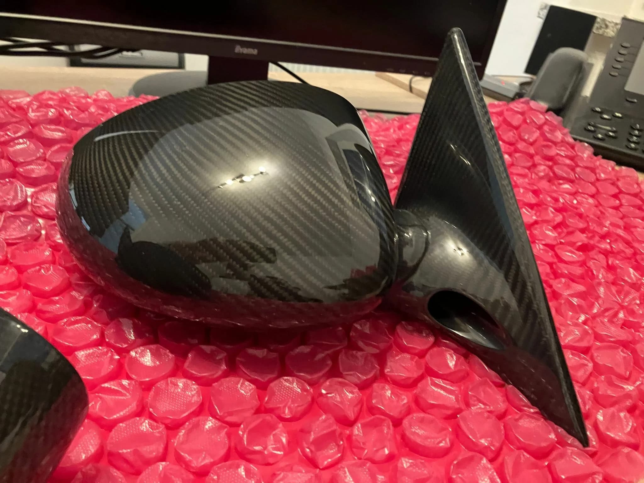 Carbon Spiegelgehäuse BMW E46 M3 Seitenansicht mit aerodynamischer Spiegelform