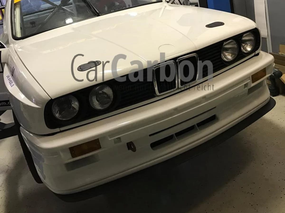 BMW E30 M3 Frontschürze montiert – Detailansicht vorne links