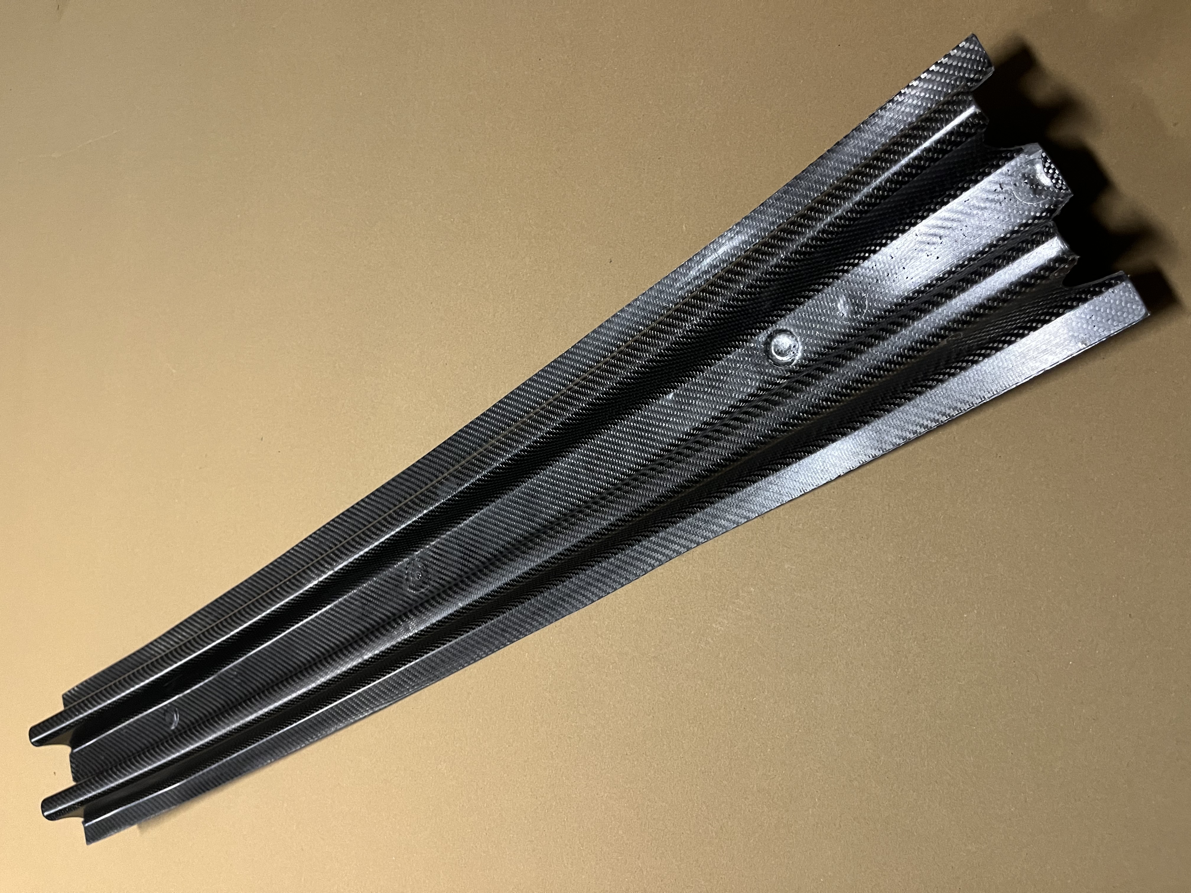 Carbon Dachspriegel für BMW E90 – Leichtbau Ersatzteil