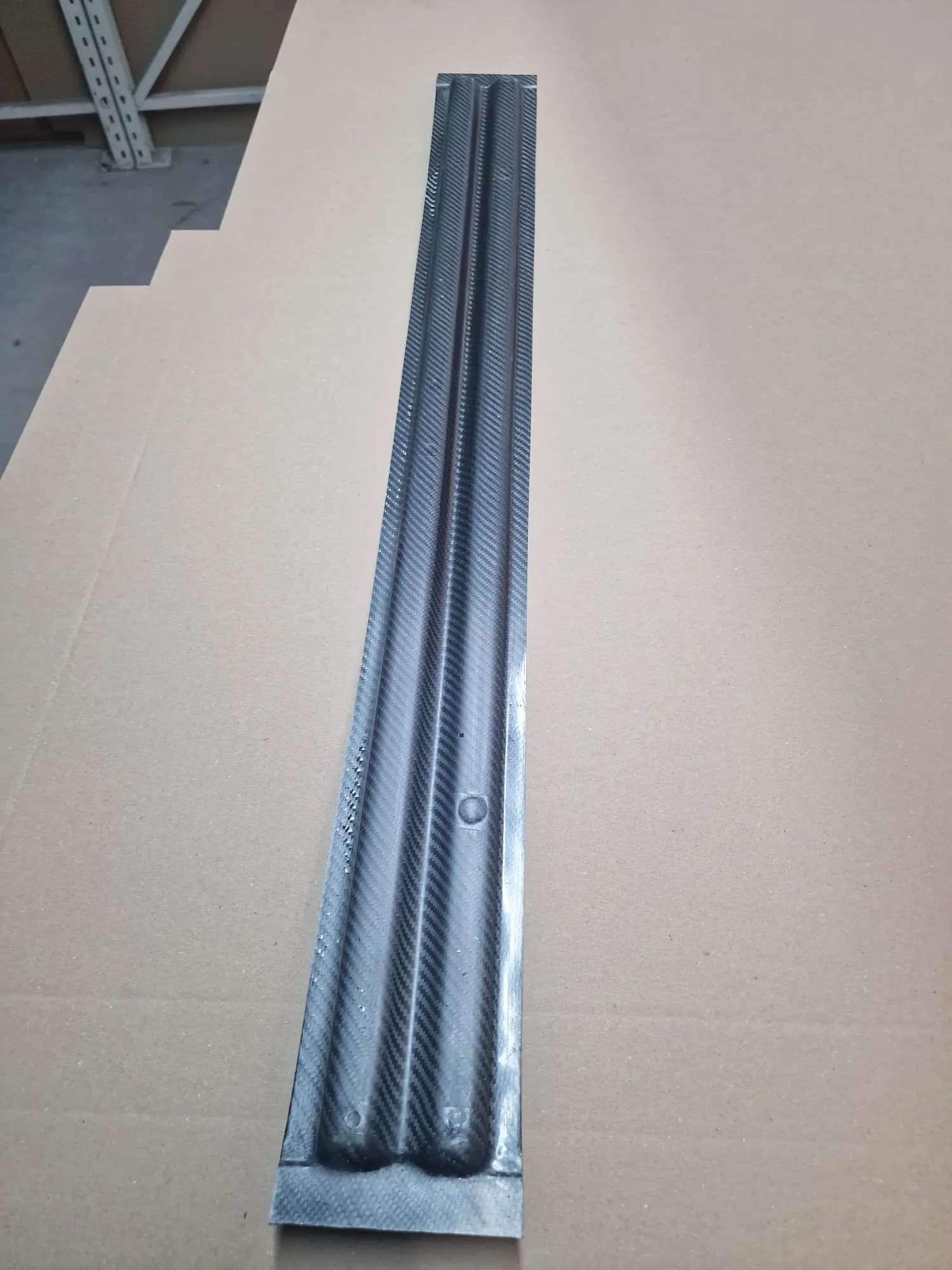 Carbon-Dachspriegel BMW E36 Limousine, Unterseite mit Verstärkungsprofilen