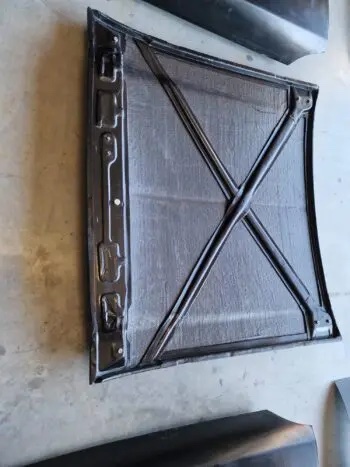 Carbon Motorhaube Ford Escort MK1, Unterseite mit integrierter Verstärkungsstruktur