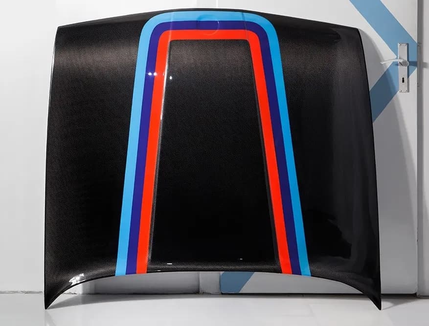 Carbon Motorhaube BMW E30 mit M-Design Streifen