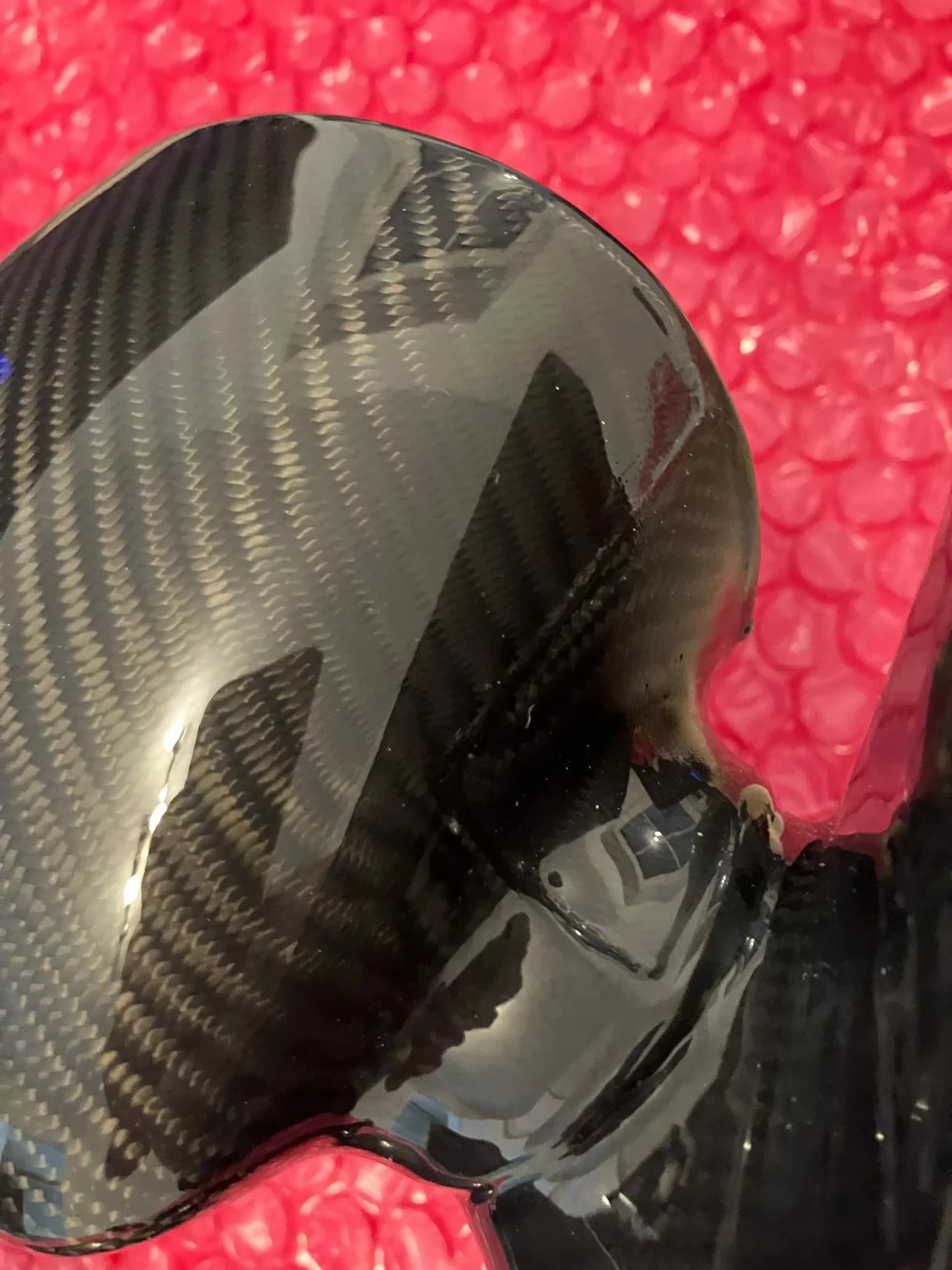 Nahaufnahme Carbon Struktur am Spiegelgehäuse BMW E46 M3
