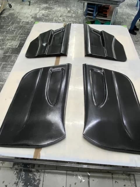 Carbon-Türverkleidungen BMW E36 Limousine, komplettes Set Vorder- und Hintertüren