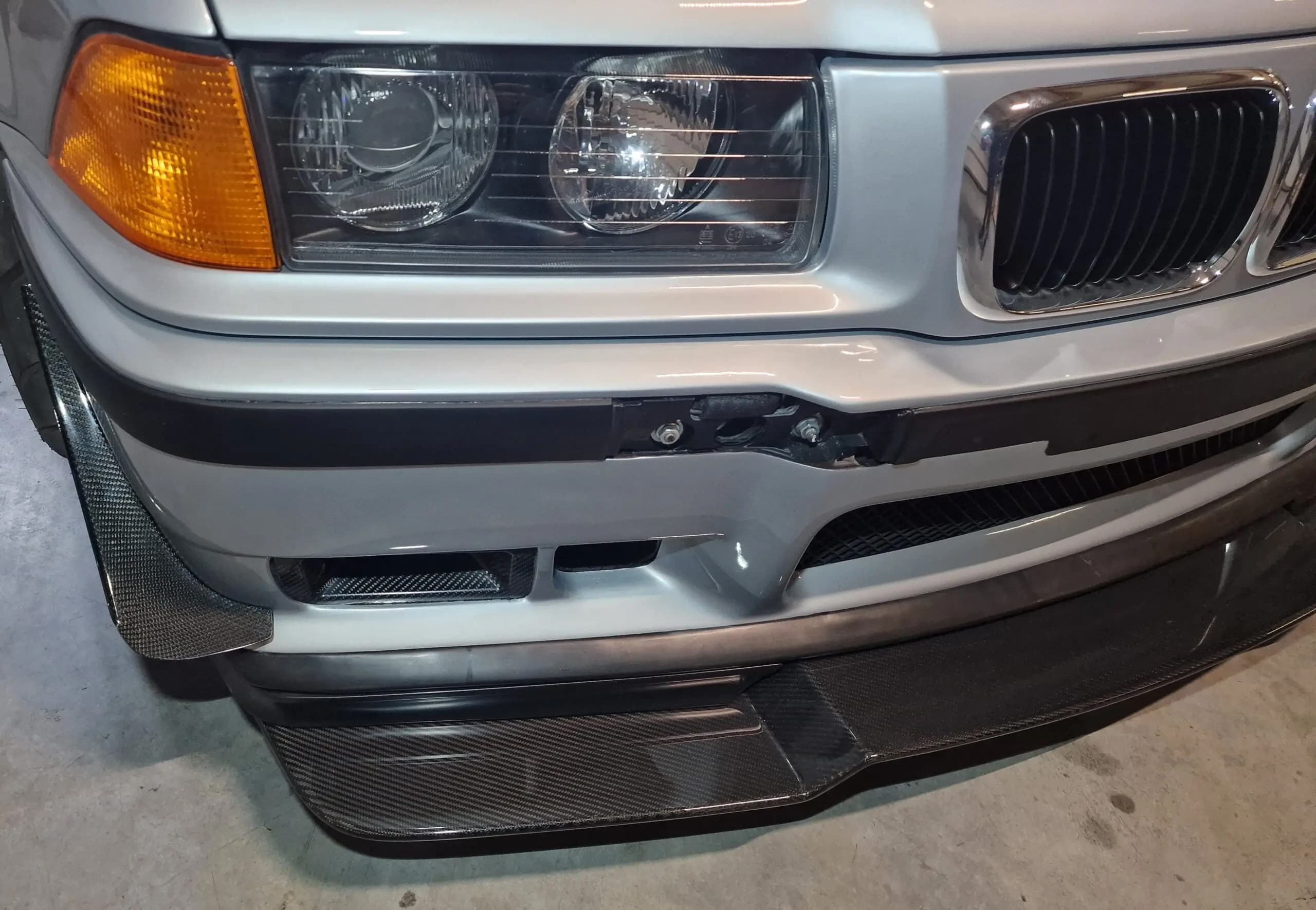 BMW E36 Frontsplitter aus Carbon, Detailansicht vordere Kante